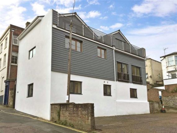 4 Bedroom Semi-Detac...